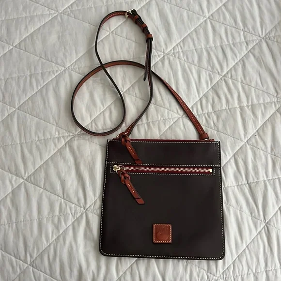 Dooney & Bourke Leather Crossbody Bag dark chocolate brown - Picture 3 of 16
